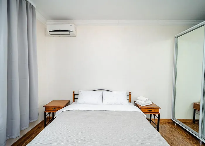 City Center Retreat 3Br Apartment!