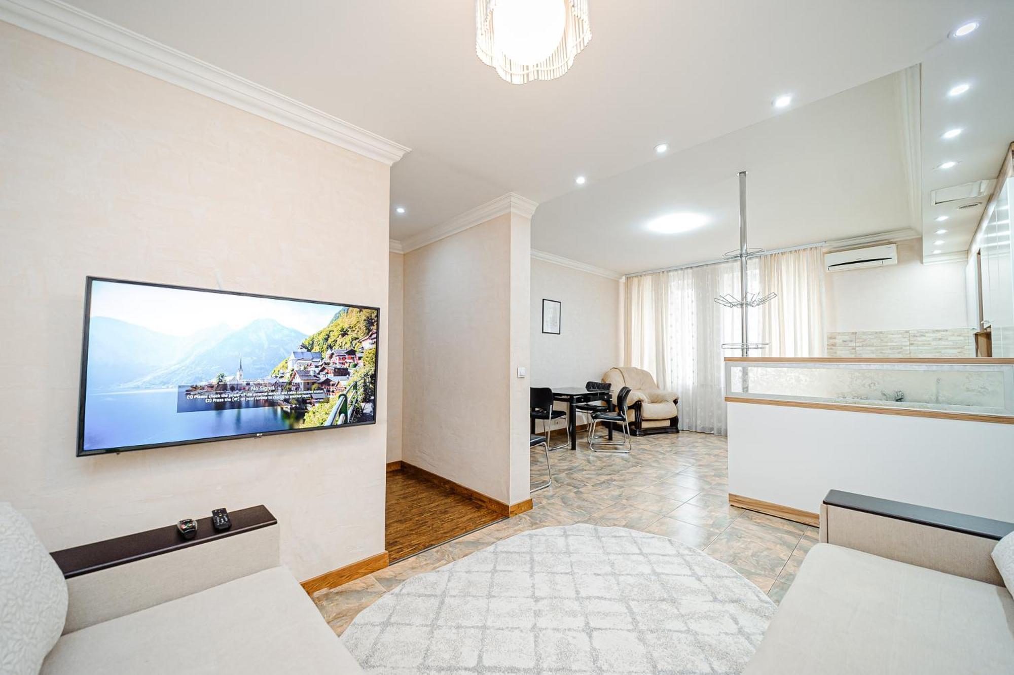 Center Retreat 3br Apartment! Chişinău