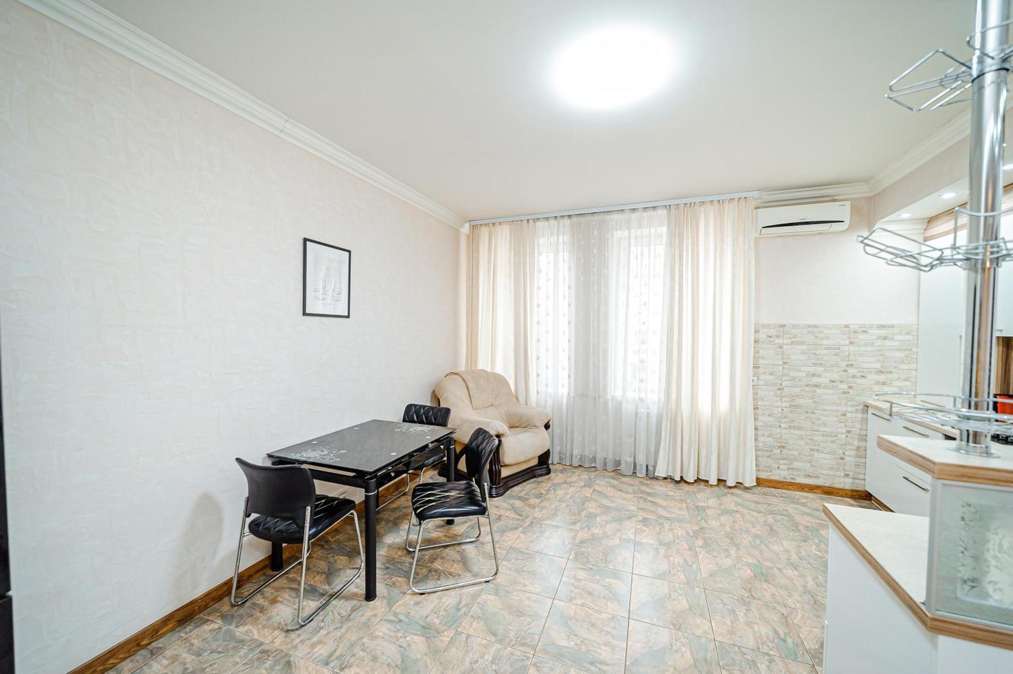 Center Retreat 3br Apartment! Апартаменти Кишинів